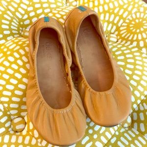 Tan Tieks flats